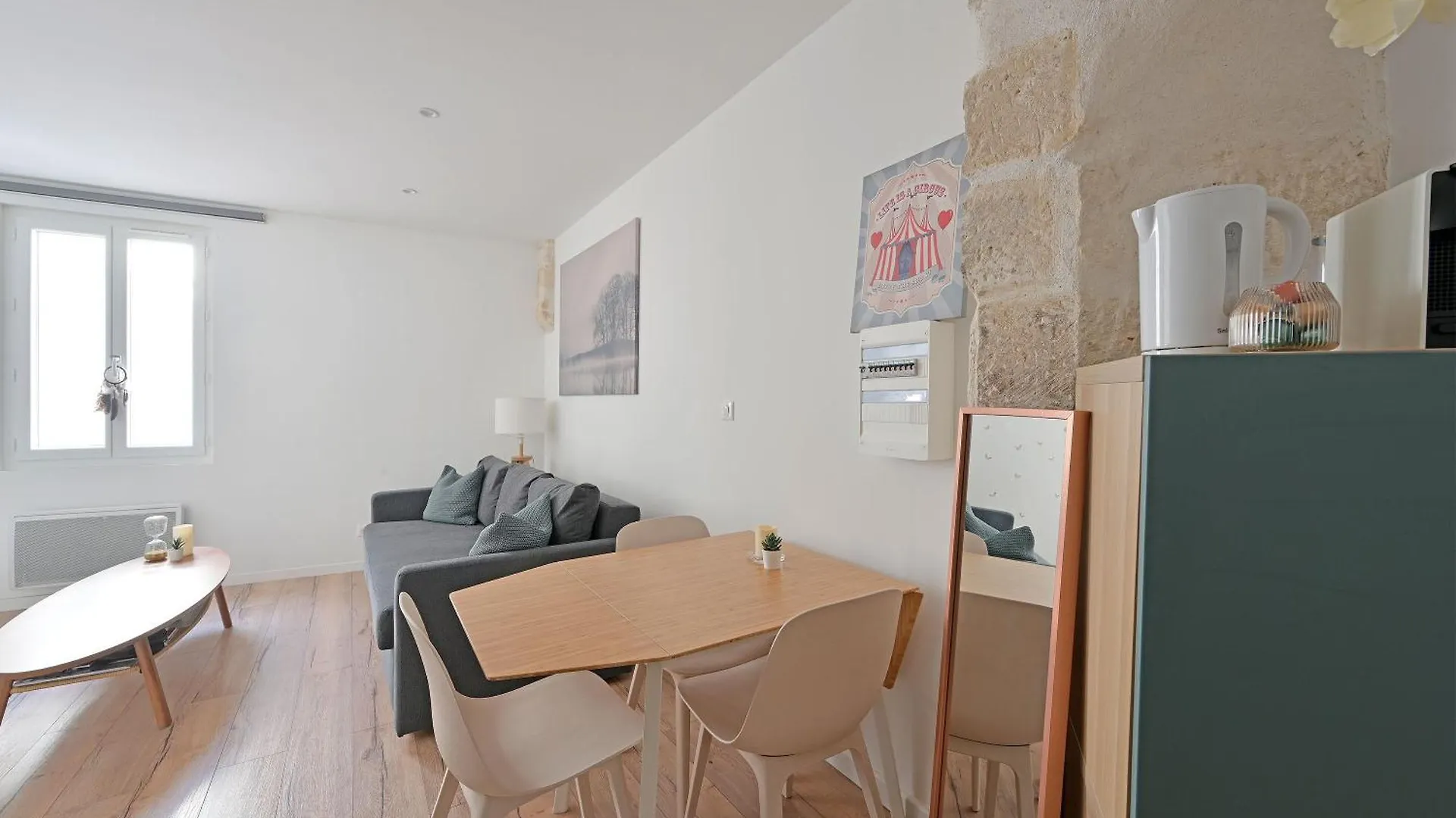 Studio Arthur - Proche Theatres Et Place Des Corps Saints - Wifi Avignon 0*,  France